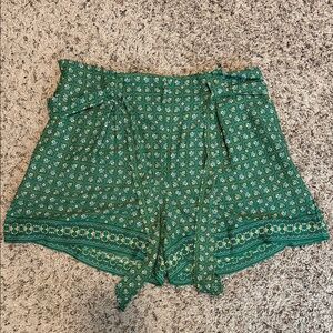 Max Studio Green Patterned High Waist Shorts